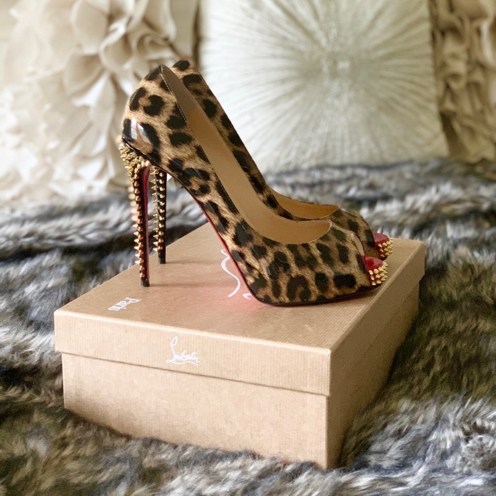 Christian Louboutin New Very Privé size 38